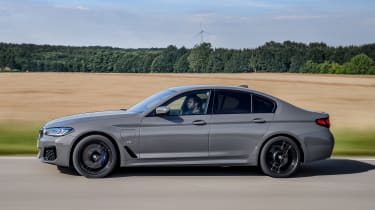 Bmw 5 series hybrid deals electric range